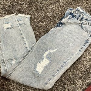 Size 9 brand new no tags distressed jeans